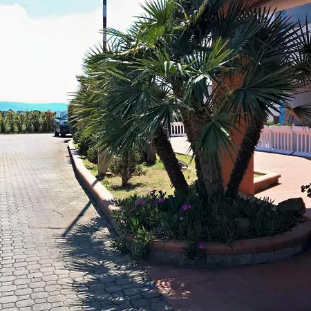Riva Etrusca Hotel 3*